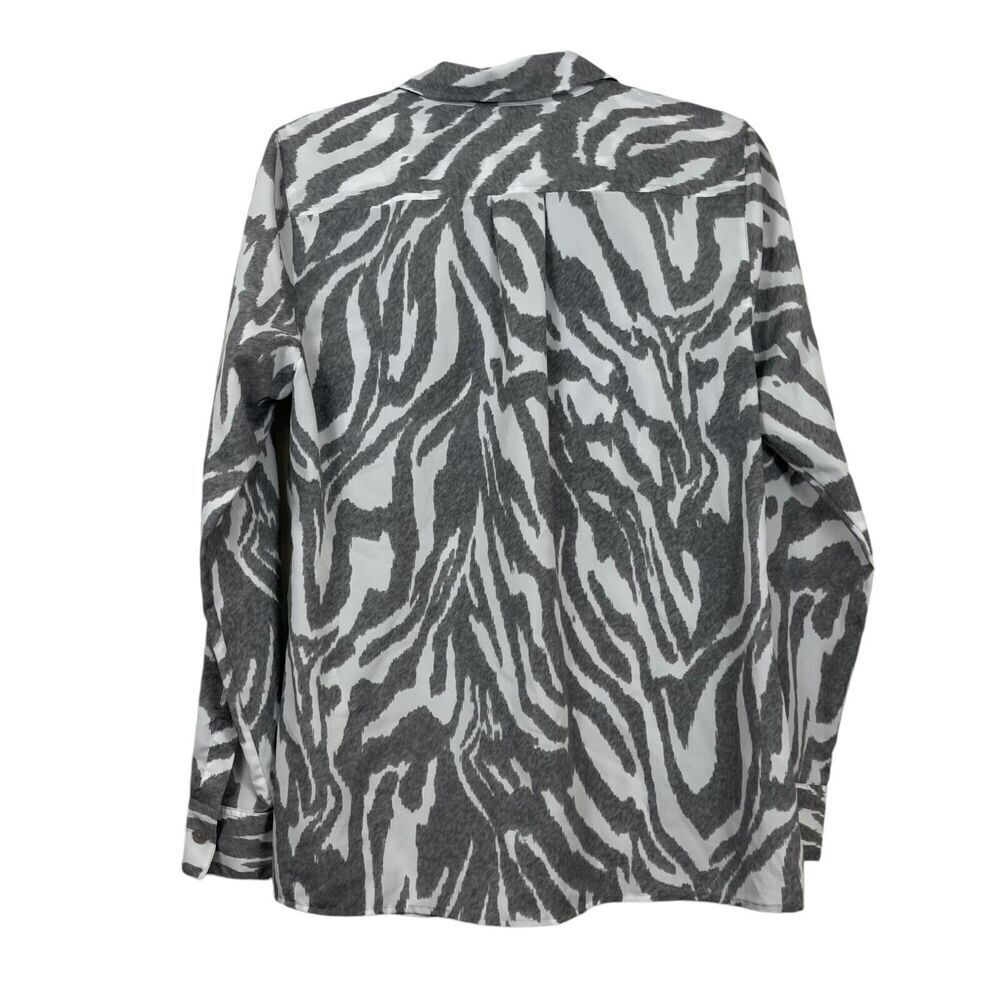 Michael Kors Top Womens Medium Gray White Tiger Print Button Down Mob Wife Y2K - Picture 4 of 8